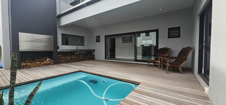 5 Bedroom Property for Sale in Myburgh Park Western Cape